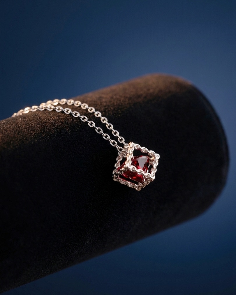 910a8033-cb64-49e6-8aea-088f5e2cff9c گردنبند مکعب XUPING - تصویر 1